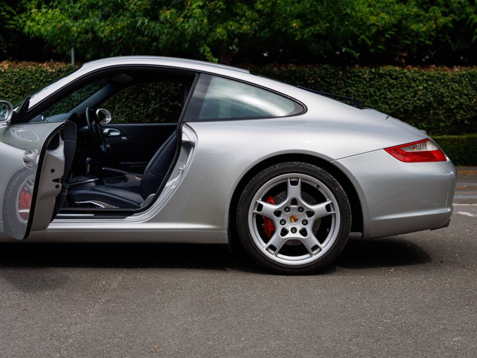 Bild 41/50 von Porsche 911 Carrera (2004)