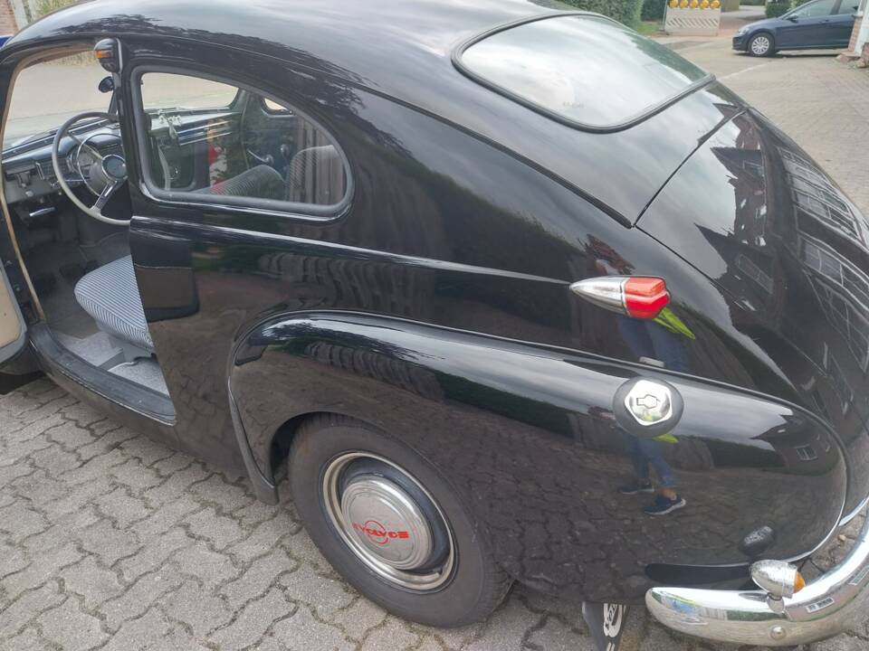 Image 16/18 of Volvo PV 444 (1954)