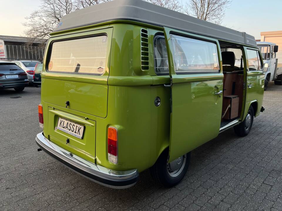 Image 8/57 of Volkswagen T2b Westfalia (1978)