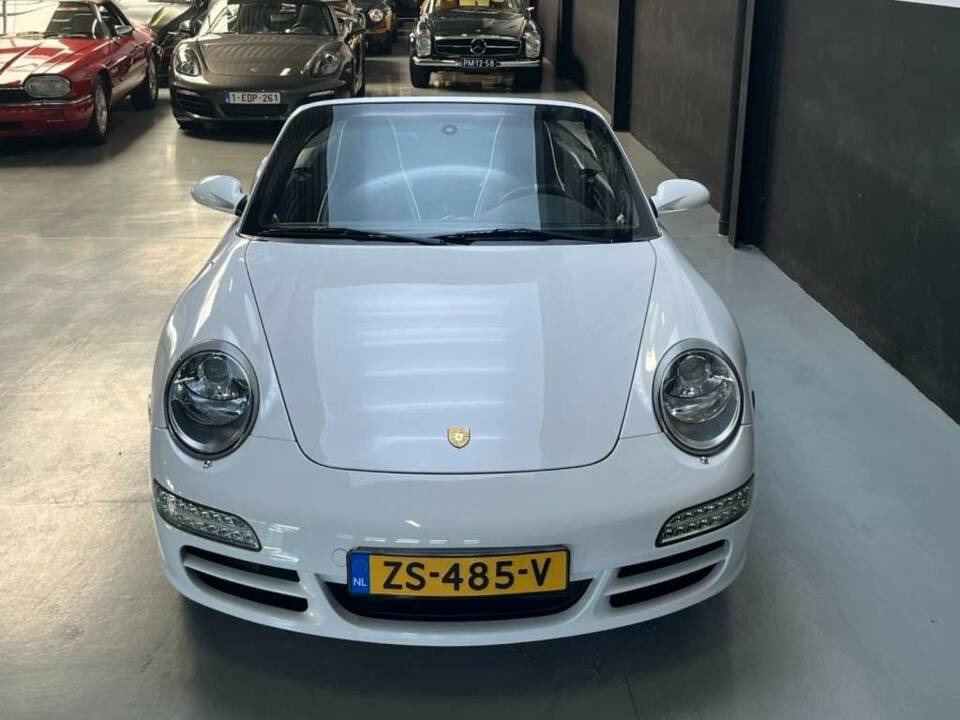 Bild 32/50 von Porsche 911 Carrera 4 (2007)
