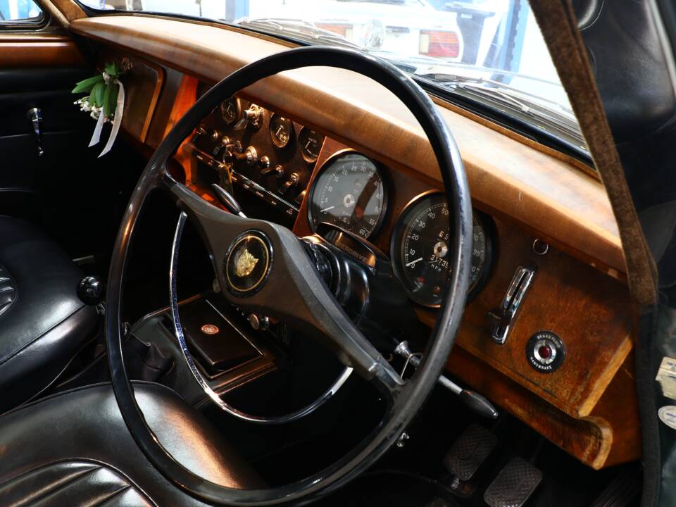 Immagine 22/36 di Jaguar 240 (1968)