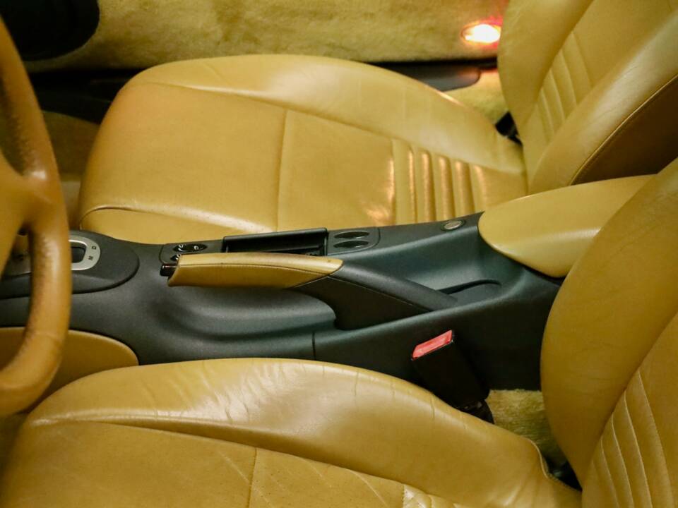 Image 21/50 de Porsche 911 Carrera (1999)