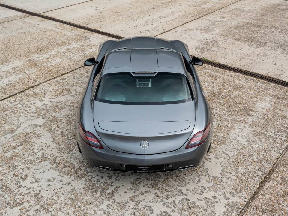 Image 5/32 of Mercedes-Benz SLS AMG (2011)