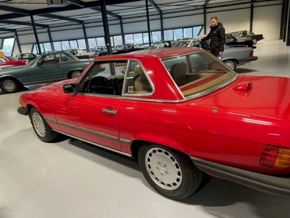 Image 7/36 de Mercedes-Benz 560 SL (1987)
