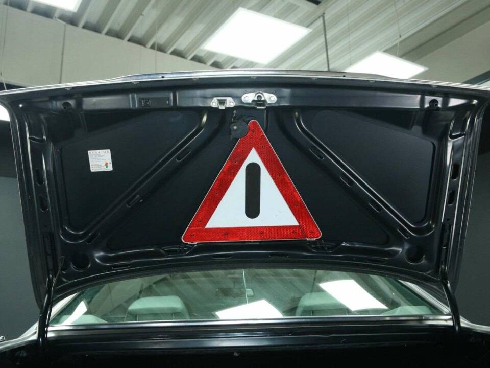 Afbeelding 38/50 van Mercedes-Benz 560 SEC (1991)