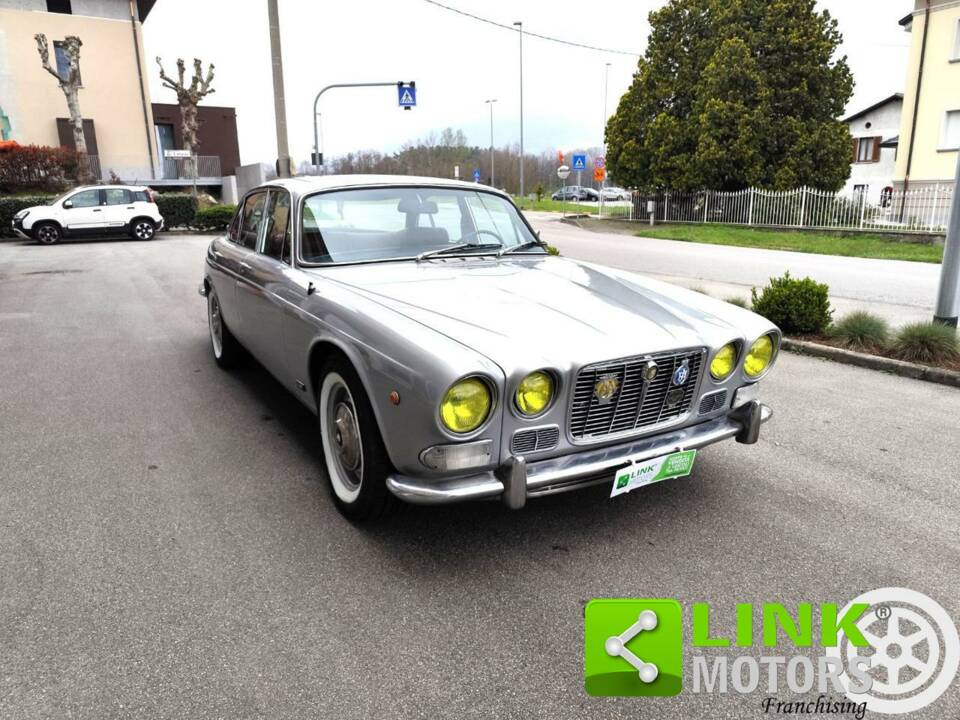 Imagen 2/10 de Jaguar XJ 6 4.2 (1971)
