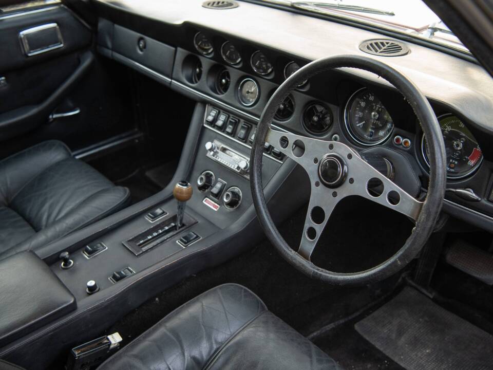 Image 6/8 of Jensen Interceptor MK III (1972)