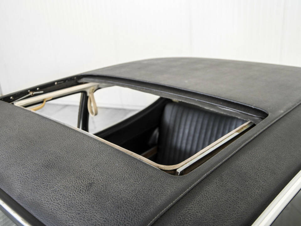 Image 38/50 of Opel Olympia 1700 S (1968)
