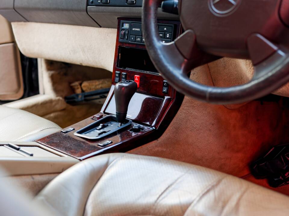 Image 24/44 de Mercedes-Benz SL 320 (1996)
