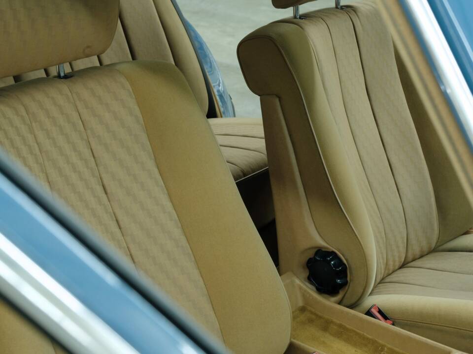 Bild 32/50 von Mercedes-Benz 280 SE (1983)