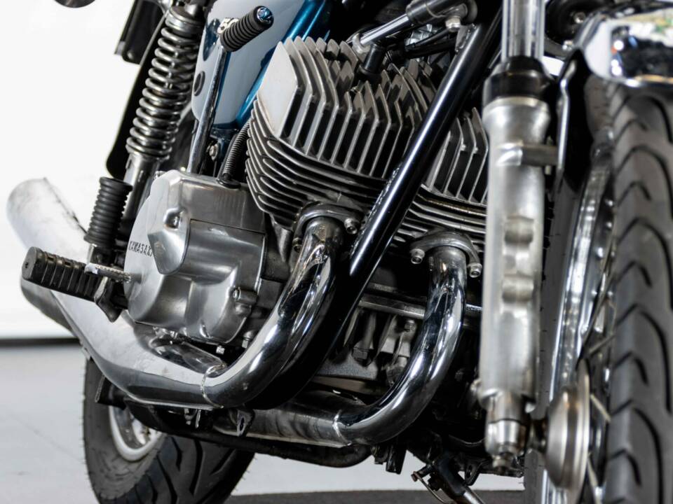 Image 38/49 of Kawasaki H1 500 Mach III (1976)