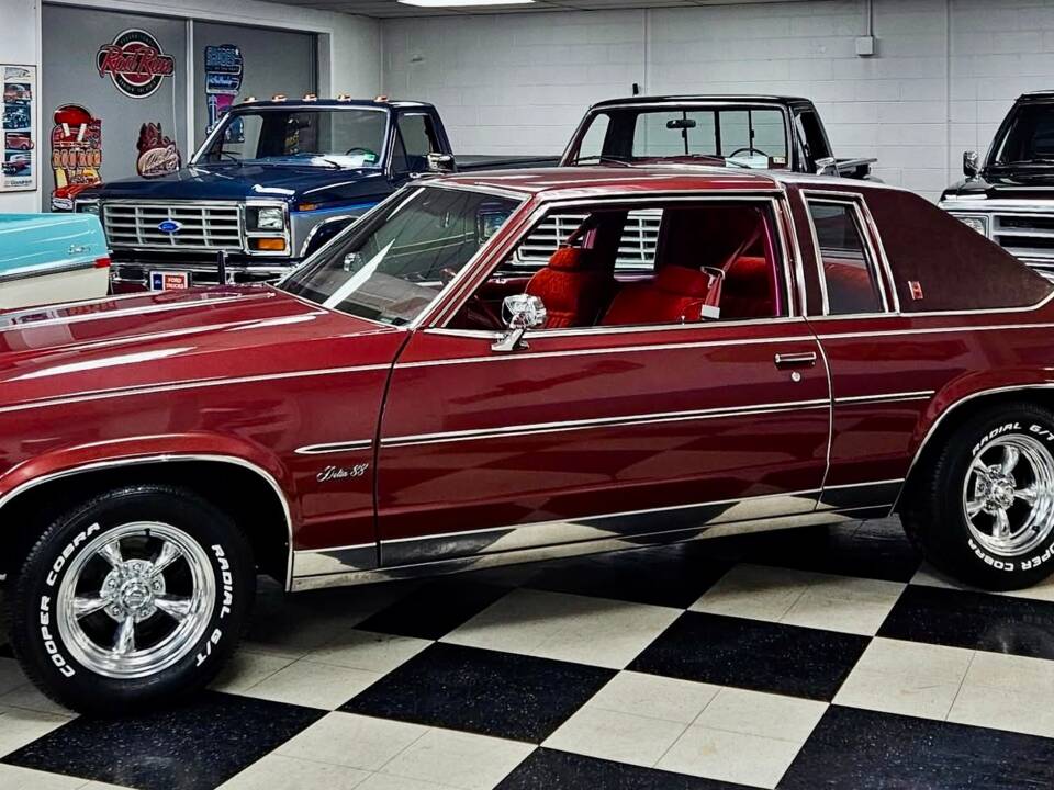 Immagine 2/20 di Oldsmobile Delta 88 Royale (1978)