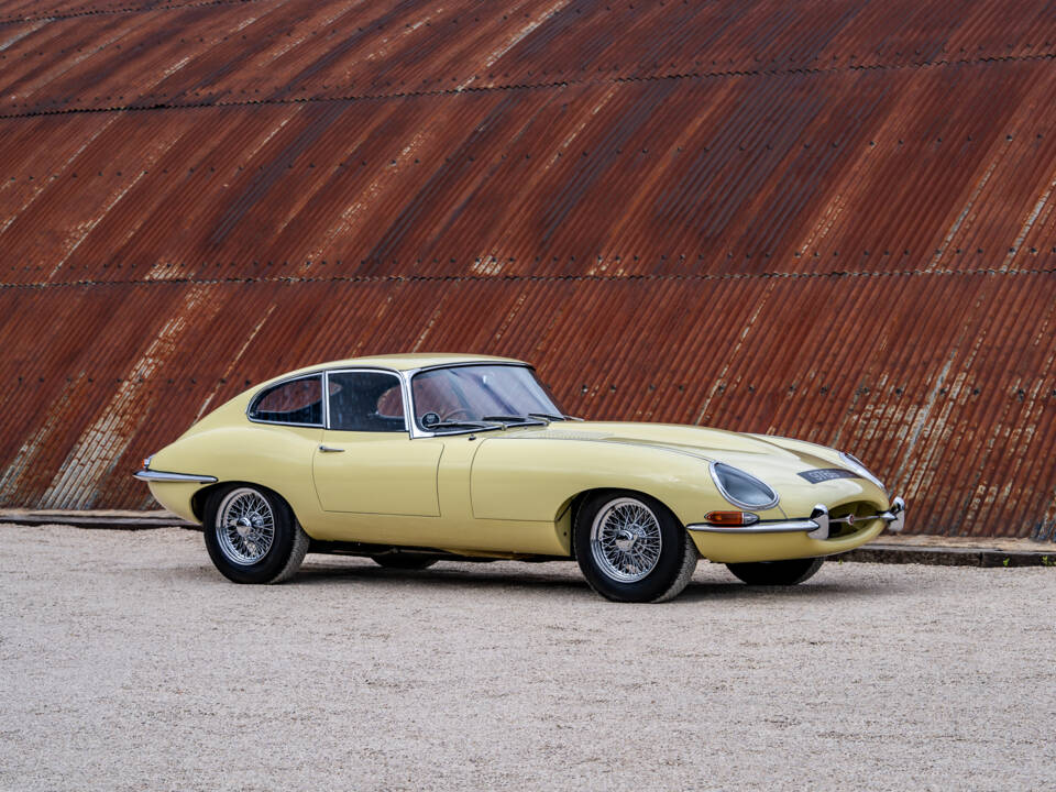 Image 8/38 of Jaguar Type E 3.8 (1963)