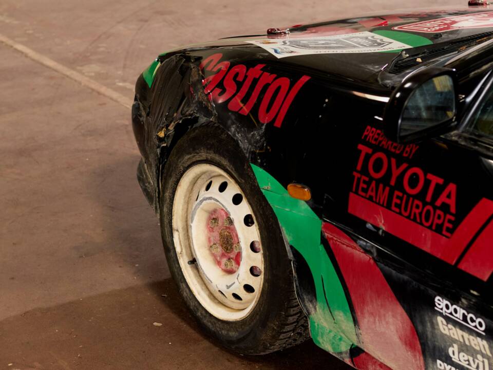 Bild 25/43 von Toyota MR2 2.0 (1989)