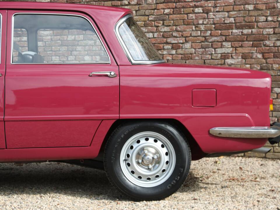 Bild 31/50 von Alfa Romeo Giulia Nuova Super 1300 (1975)