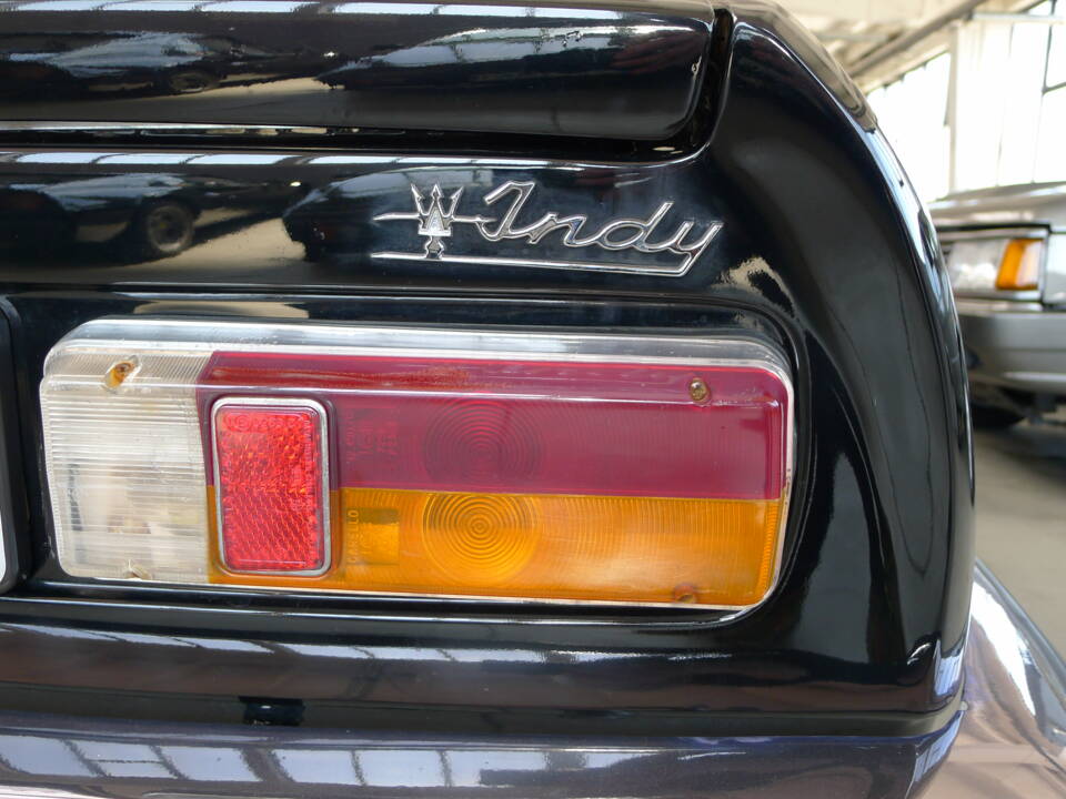 Image 28/38 of Maserati Indy 4700 (1970)