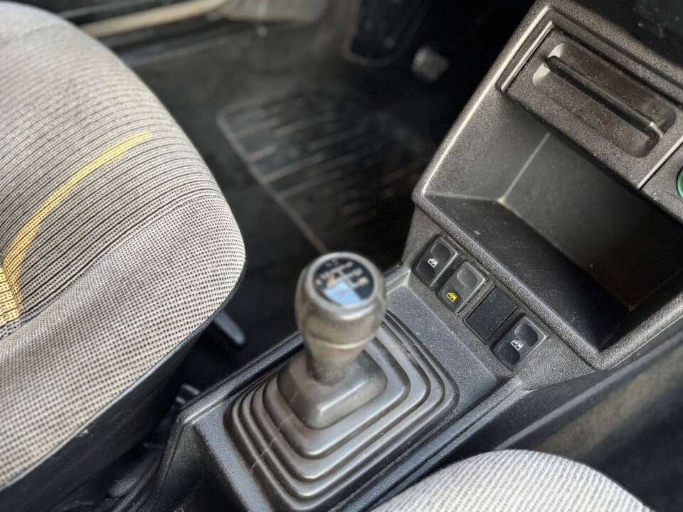 Image 35/57 of Volkswagen Passat 2.0 (1987)