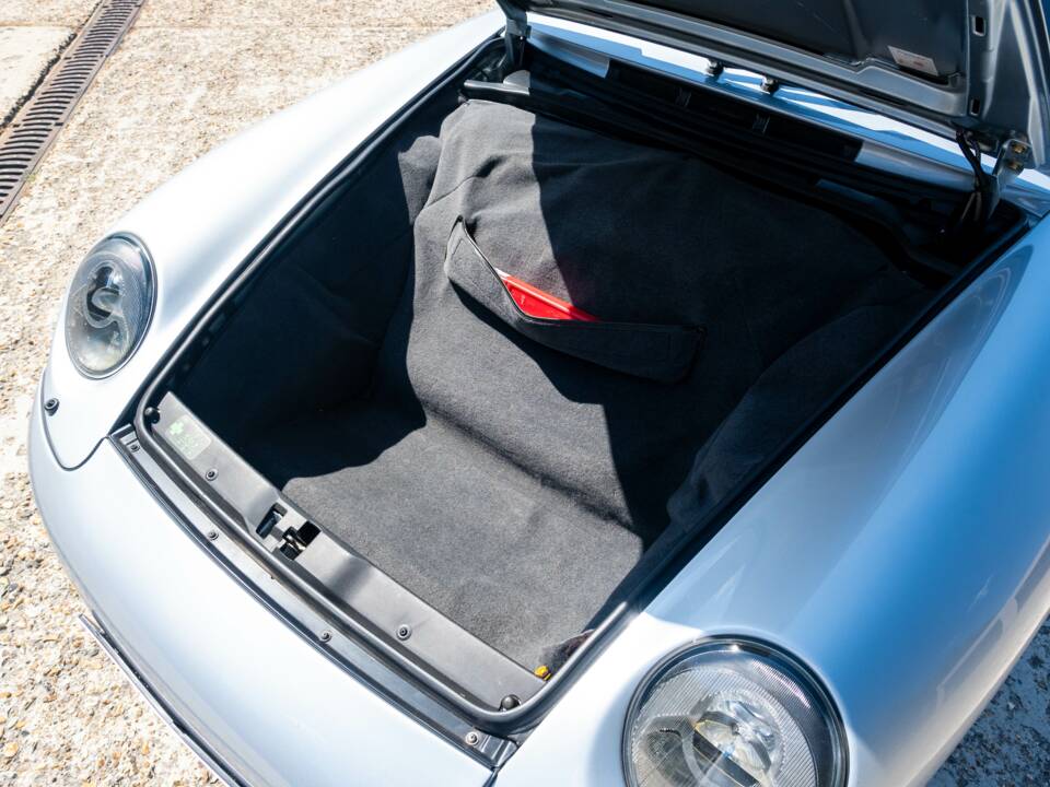 Afbeelding 29/32 van Porsche 911 Carrera (1996)
