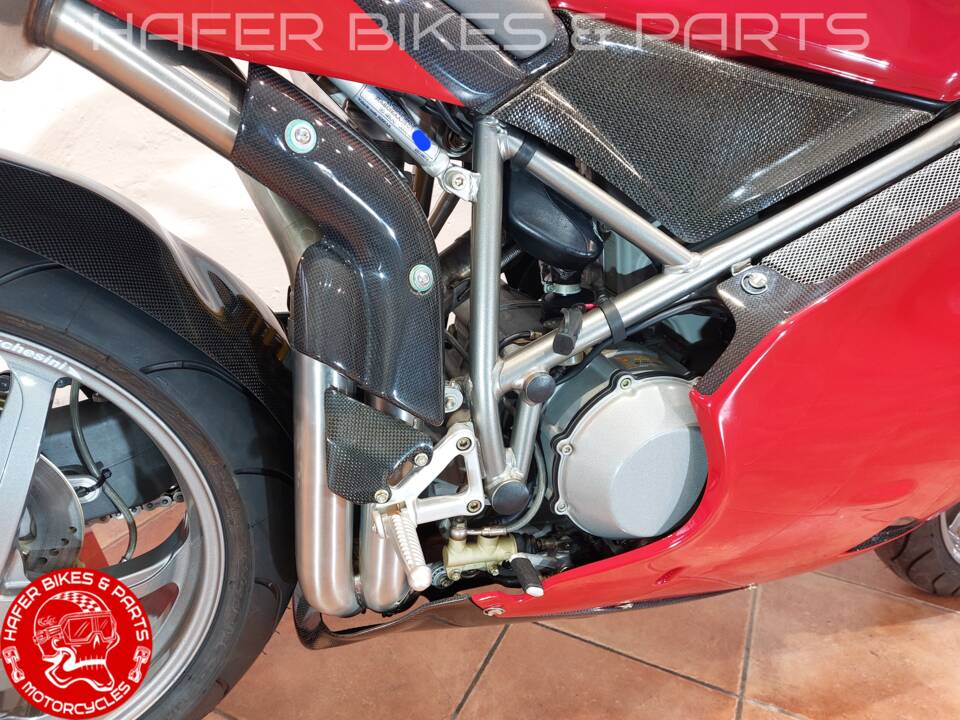 Immagine 25/40 di Ducati DUMMY (2002)