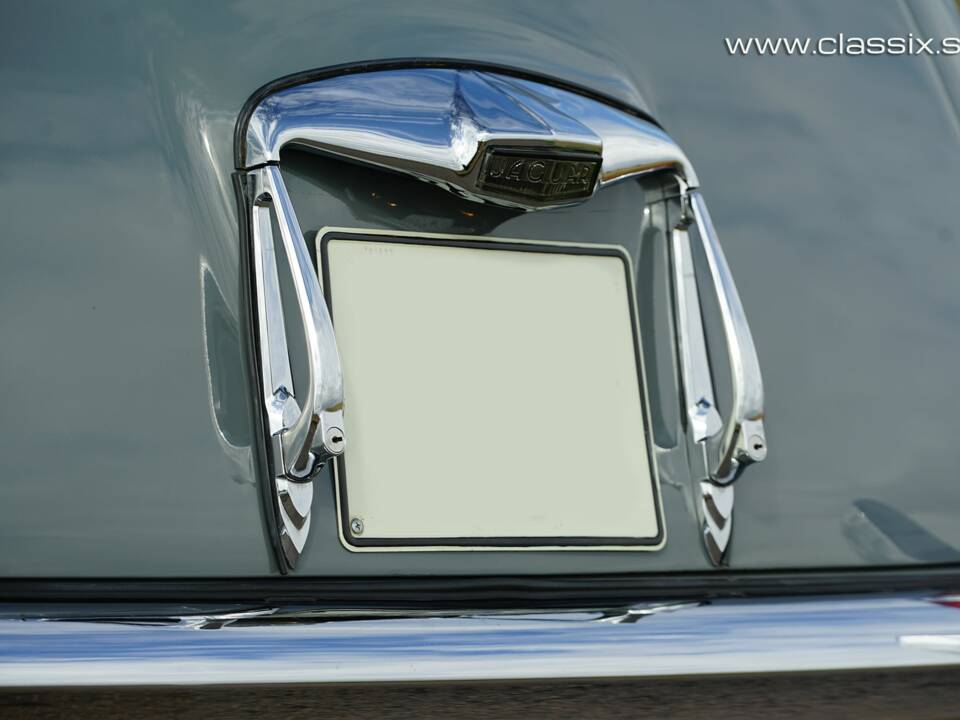 Image 20/25 of Jaguar Mk VIII (1958)