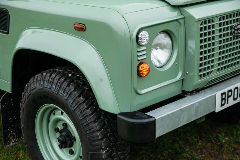 Image 34/39 of Land Rover Defender 90 TD4 (2008)