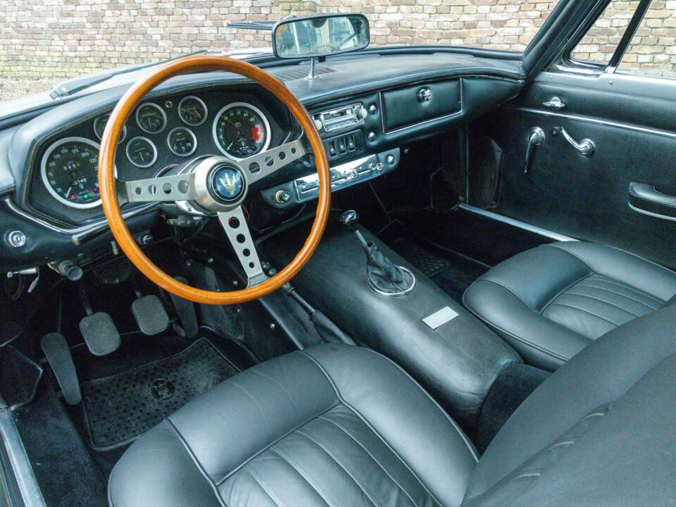 Image 3/50 of Maserati Mistral 4000 (1966)