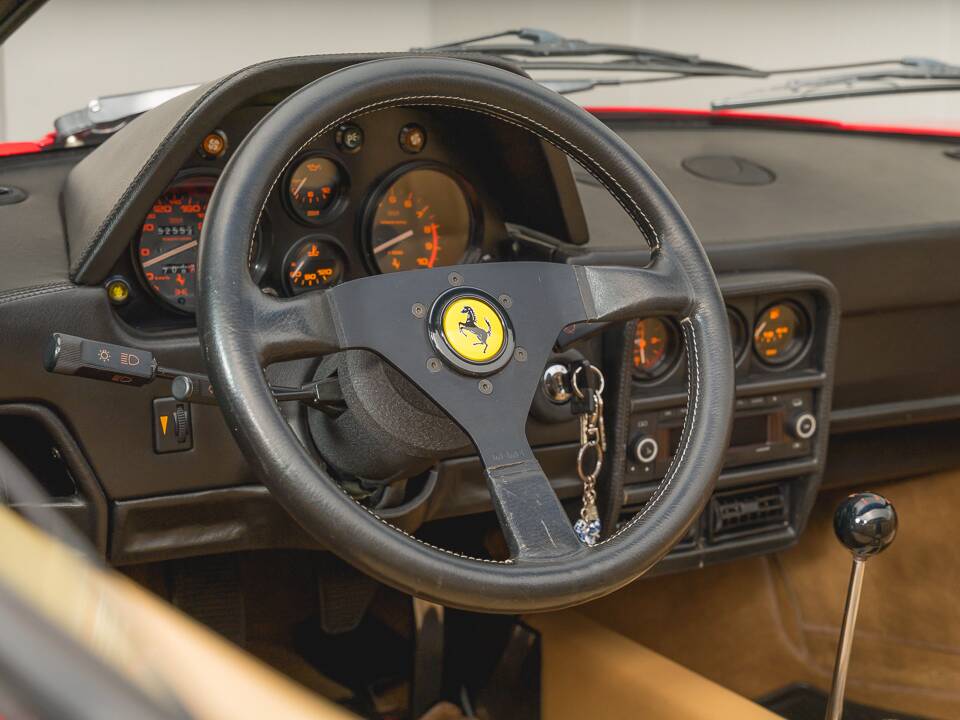 Bild 31/43 von Ferrari 328 GTS (1985)