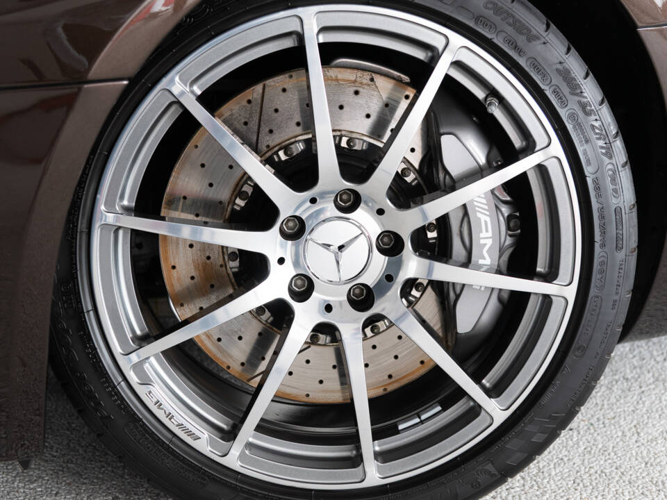 Imagen 20/59 de Mercedes-Benz SLS AMG Roadster (2012)