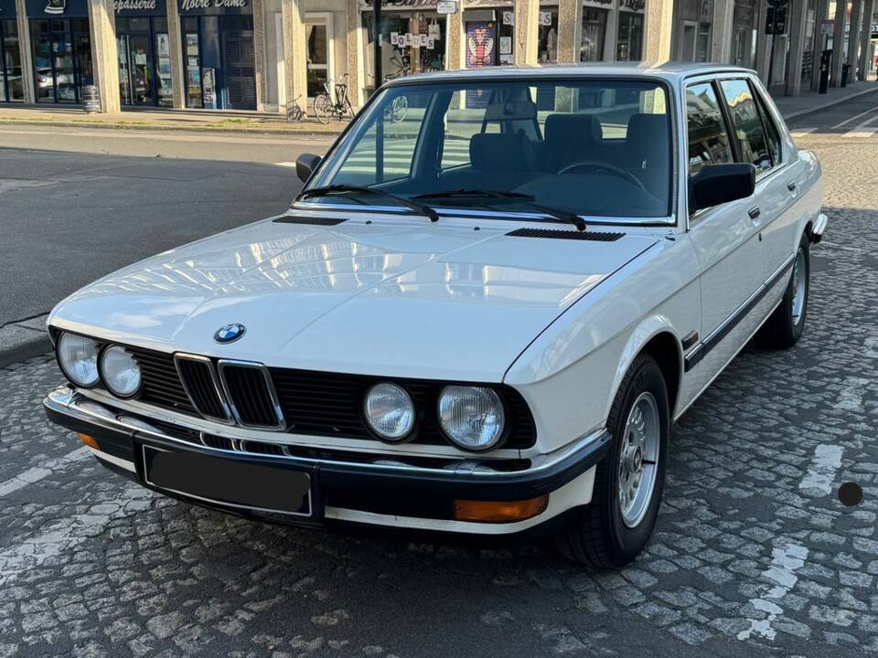 Bild 5/8 von BMW 518i (1987)