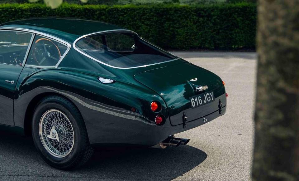 Image 12/28 de Aston Martin DB 4 GT Zagato (1961)