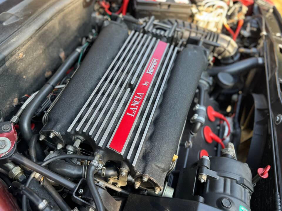 Bild 52/55 von Lancia Thema 8.32 (1991)