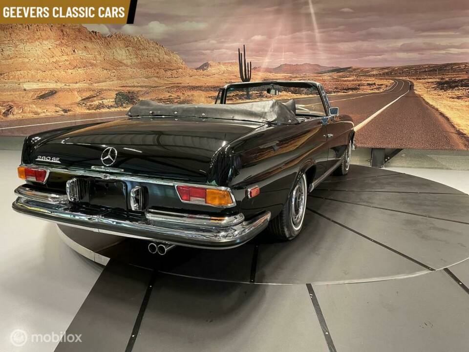 Image 21/44 of Mercedes-Benz 280 SE (1970)