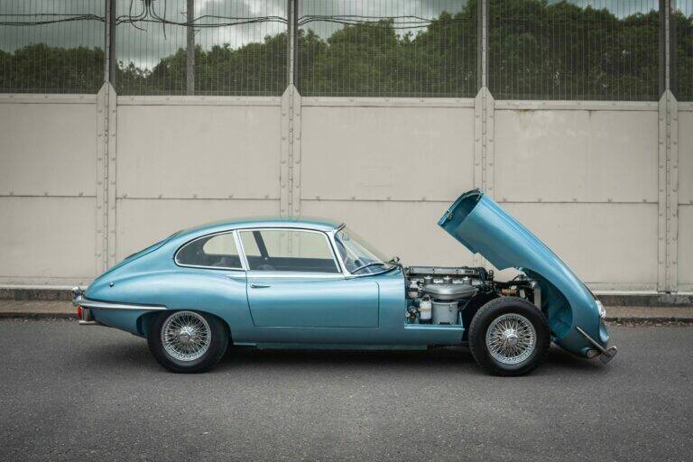 Image 31/40 de Jaguar E-Type (2+2) (1969)