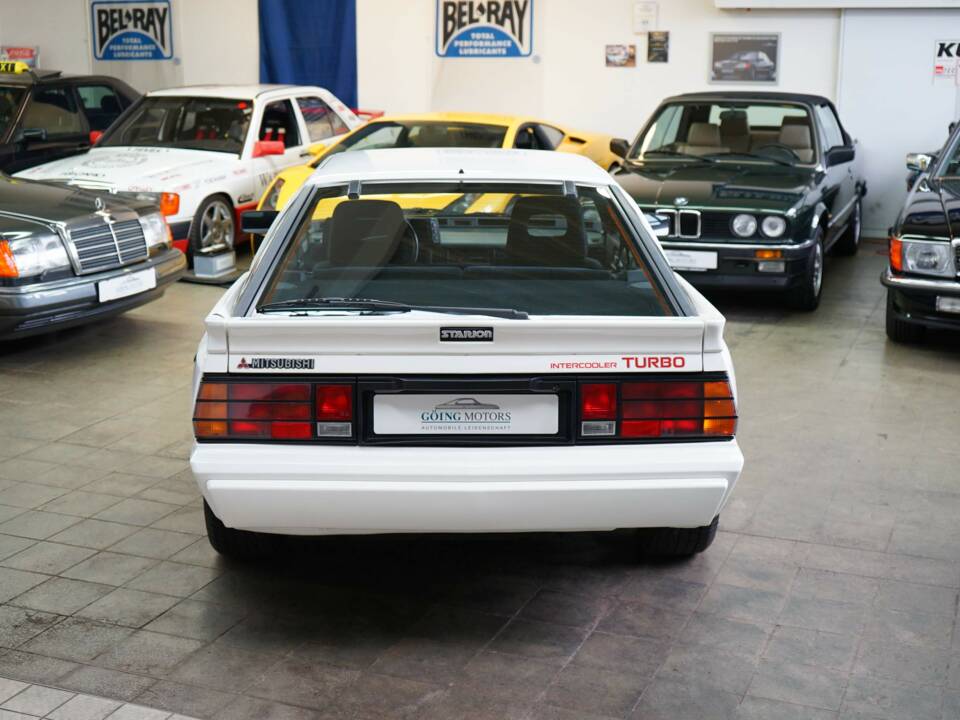 Image 15/55 of Mitsubishi Starion (1989)