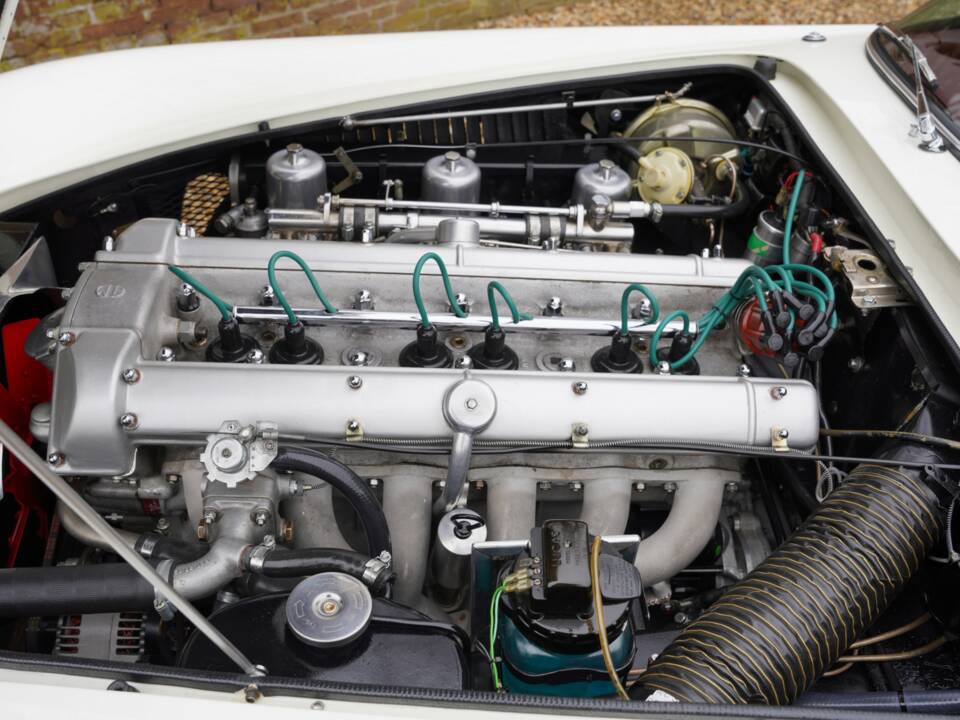 Afbeelding 48/50 van Aston Martin DB 4 (1961)