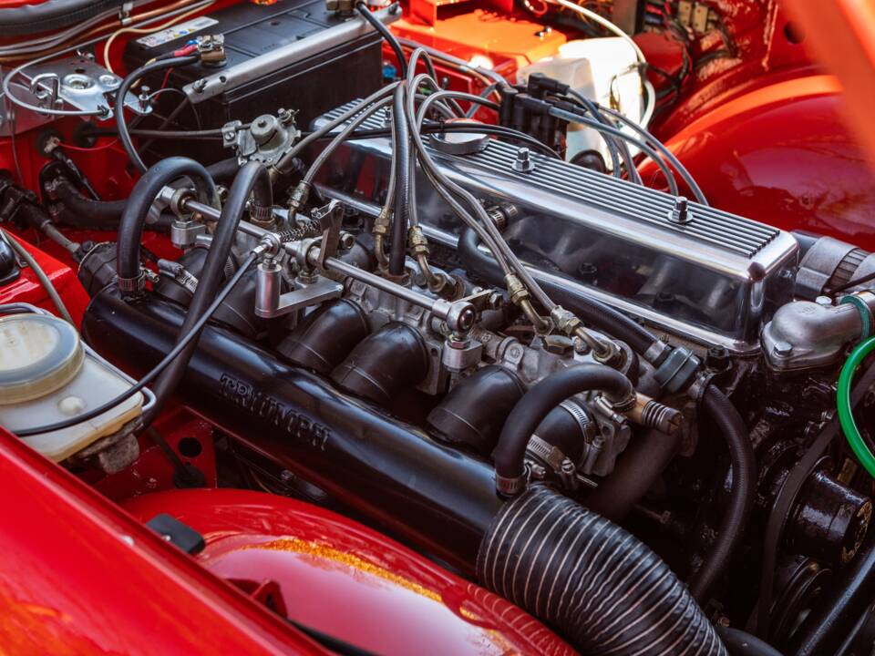 Image 37/41 of Triumph TR 6 (1972)