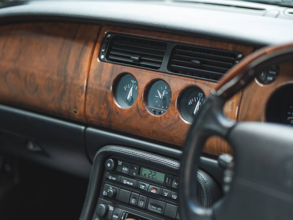 Imagen 17/50 de Jaguar XK8 4.0 (2000)