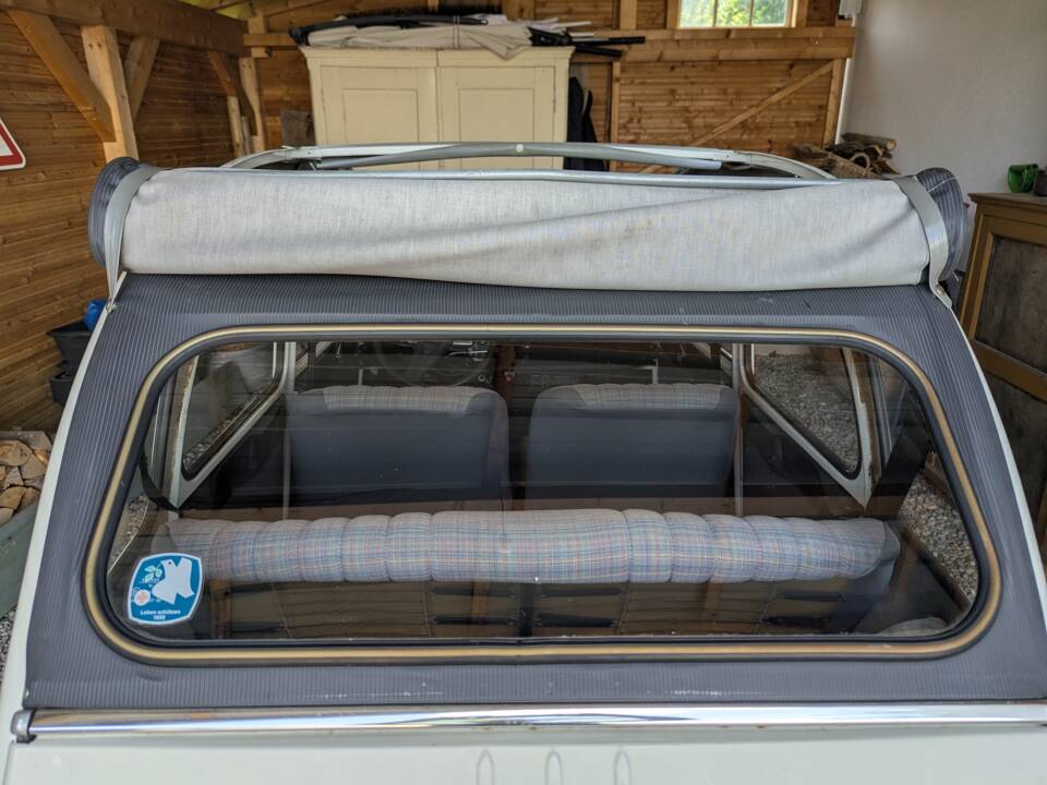 Image 8/28 de Citroën 2 CV 6 Club (1986)