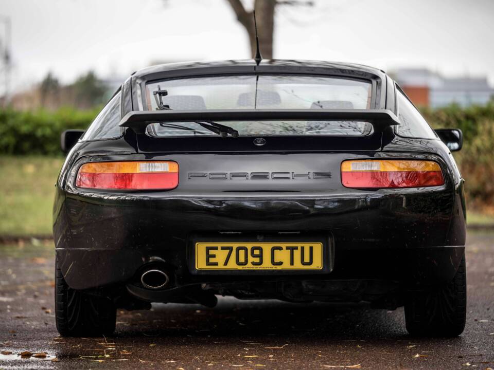 Image 4/7 of Porsche 928 S4 (1987)