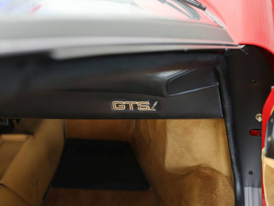 Image 36/50 of Ferrari 308 GTSi (1982)