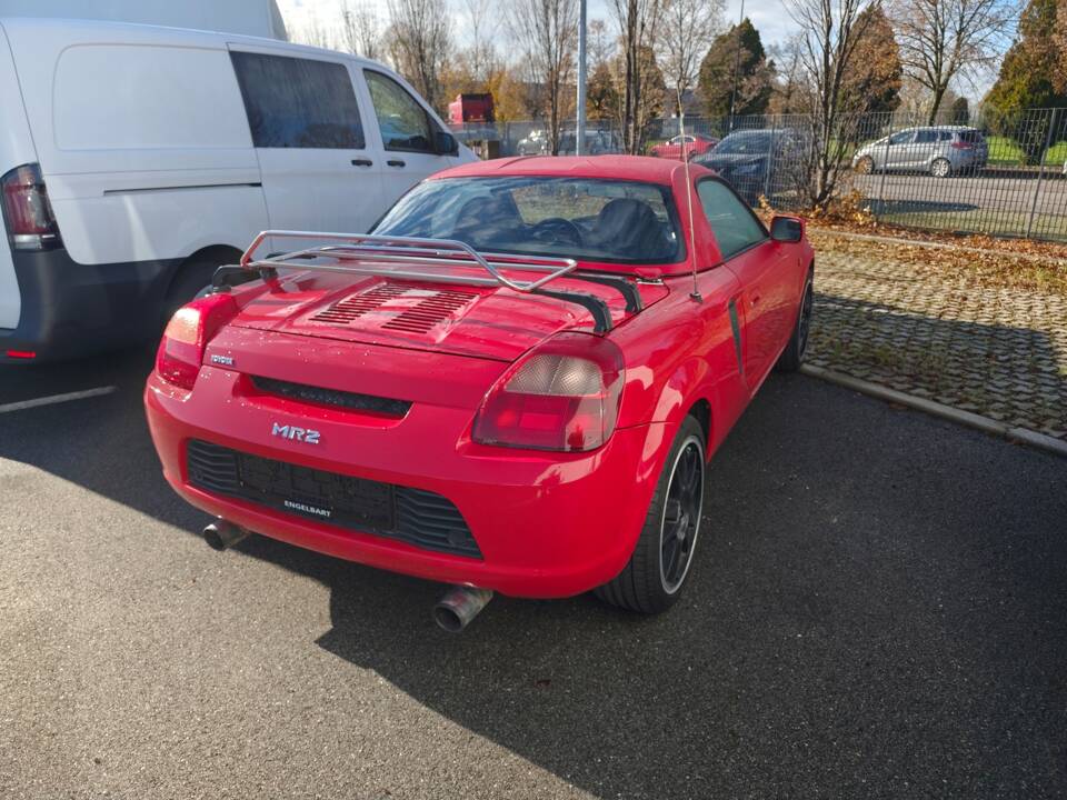 Image 35/57 of Toyota MR2 (2003)