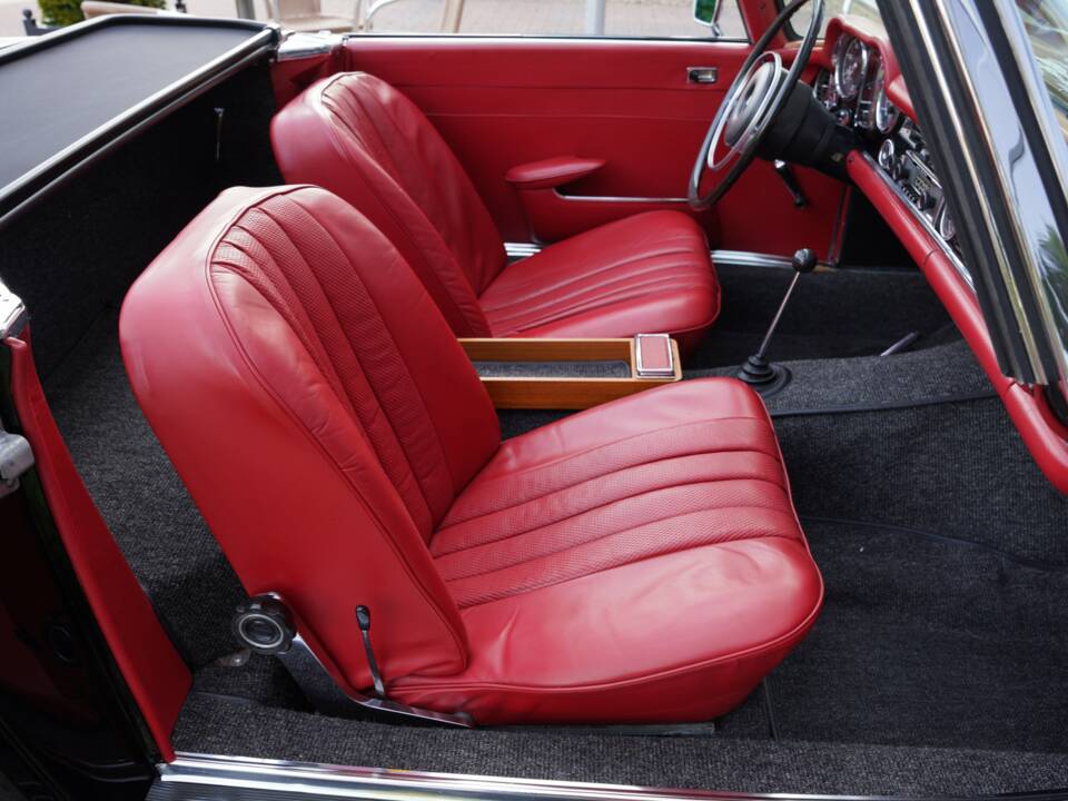 Image 41/50 of Mercedes-Benz 280 SL (1969)