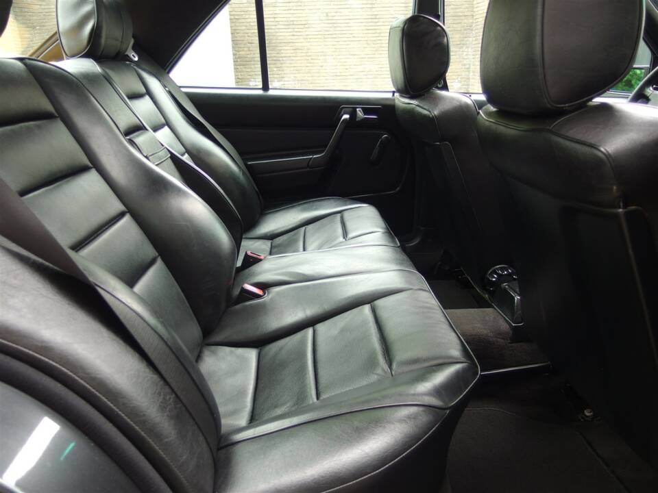 Immagine 57/98 di Mercedes-Benz 190 E 2.3-16 (1985)