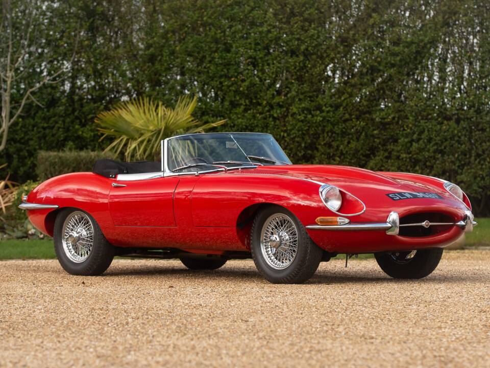 Image 1/50 de Jaguar E-Type (1967)