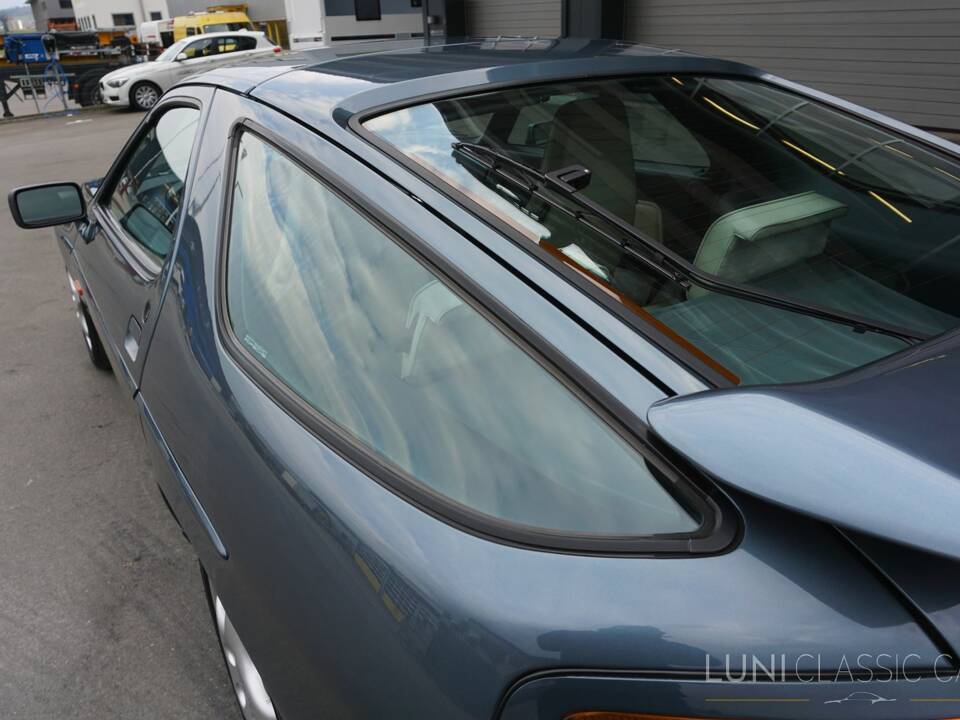 Immagine 21/46 di Porsche 928 S4 (1988)