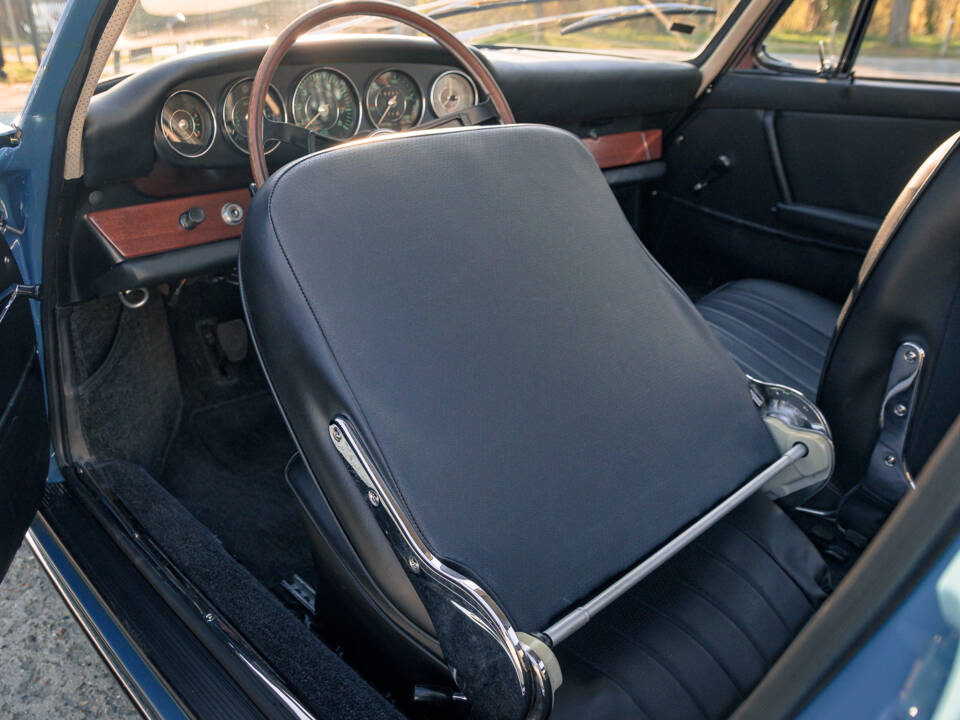 Image 27/49 of Porsche 911 2.0 (1964)