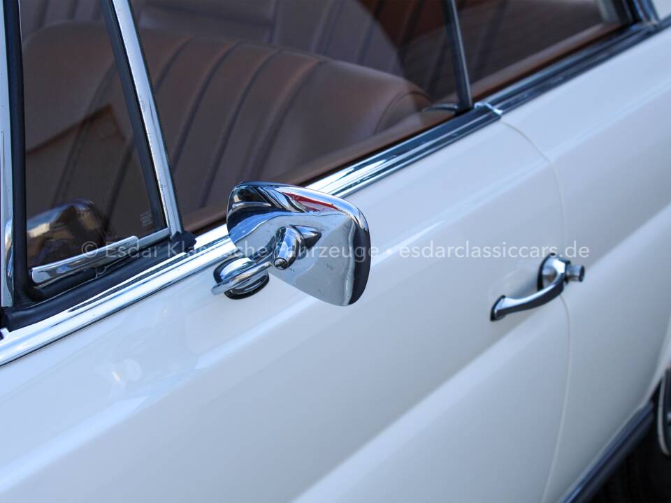 Image 16/32 of Mercedes-Benz 250 SE (1967)