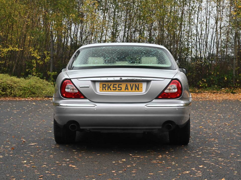 Image 9/50 of Jaguar XJ 8 4.2 (2006)