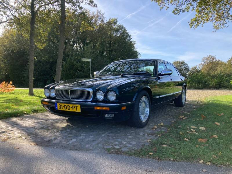 Image 4/76 of Jaguar XJ12 6.0 (1995)