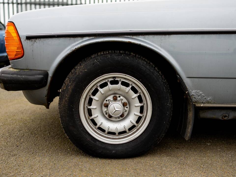 Bild 37/50 von Mercedes-Benz 280 TE (1983)